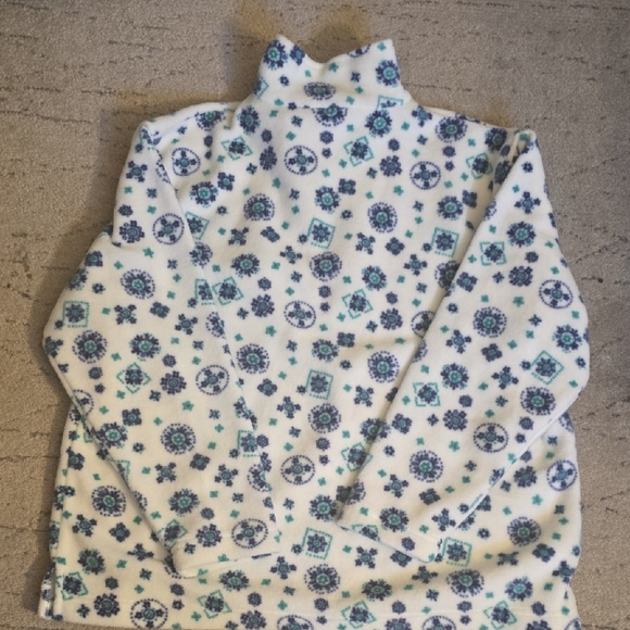 Cabin Creek Winter Floral Fleece in Blue and Green - Picture 3 of 15